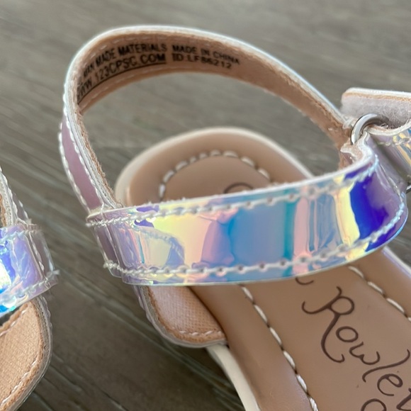 Cynthia Rowley size 6 irredescent rainbow sandals - Picture 5 of 15